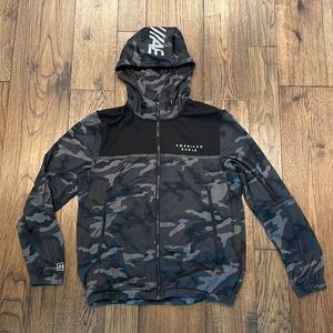 American Eagle Men’s camo zip hoodie size Medium